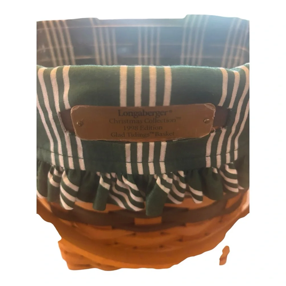 Longaberger Basket 1998 Vintage Christmas Edition Glad Tidings basket NWOT